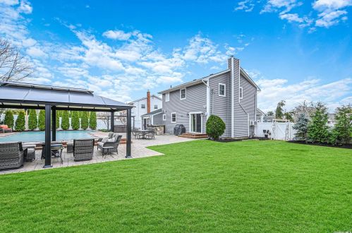 21 Byron Rd, Commack NY 11725-1328 exterior