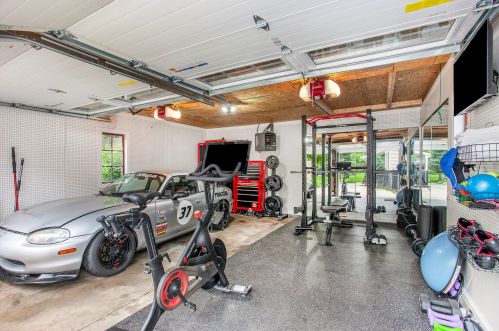 1541 Groton Rd, Grand Rapids MI 49506-4784 exterior