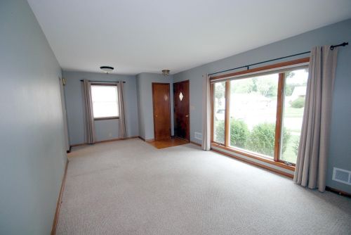 7850 Kathryn Ct, Milwaukee, WI 53218-3728