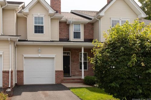 11 Last Leaf Cir, Windsor, CT 06095-4733