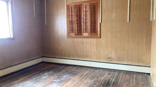 61 Derby Ave, Seymour CT 06483-3106 exterior