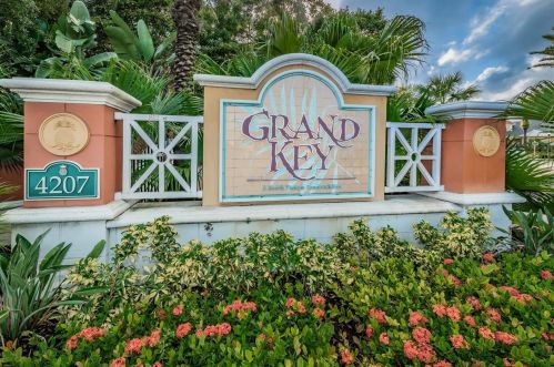 4207 Dale Mabry Hwy, Tampa FL  12105-1423 exterior