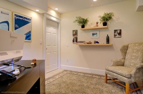 414 Corey Ln, Middletown RI 02842-5659 exterior