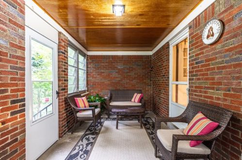 537 Middle St, Pittsburgh PA 15227-3844 exterior