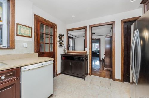 113 237 St, Bronx NY 10470-2006 exterior