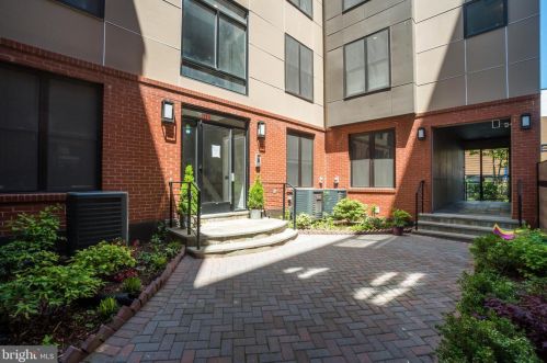 2909 17th St, Washington, DC 20018-1825