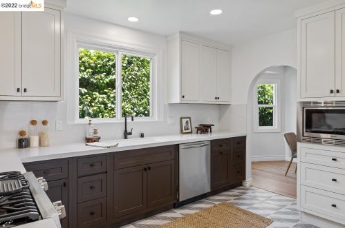 20 Hopkins Ct, Berkeley CA 94706-2511 exterior