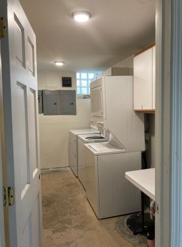 2050 Roscoe St, Chicago IL 60618-5236 exterior