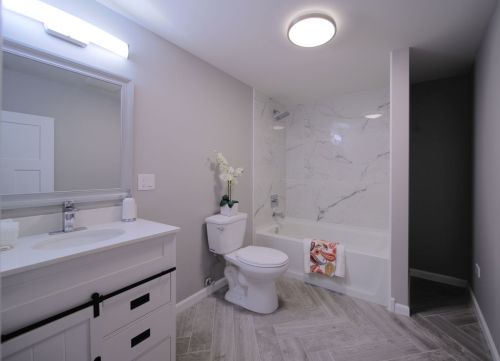 7251 Paxton Ave, Chicago IL  60649-2519 exterior