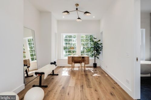 2013 Q St, Washington DC 20002-2373 exterior