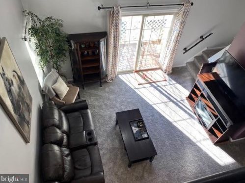 704 Foxmeadow Dr, Limerick, PA 19468-1537