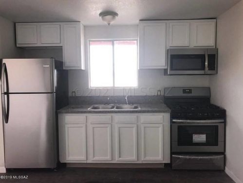 10473 Nogales Hwy, Tucson AZ 85706-1347 exterior