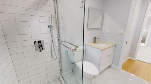 59 20 St, Huntington Station NY 11746-3202 exterior