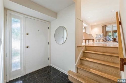 11 Maple Ave, Demarest NJ  07627-2404 exterior