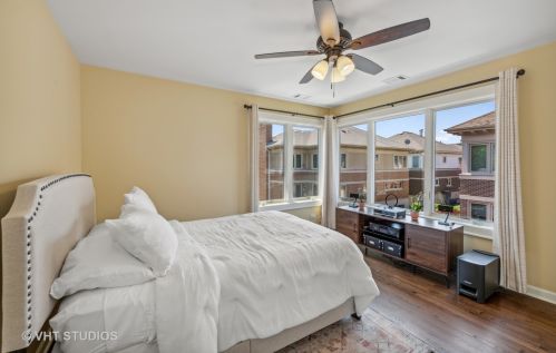 1320 Plymouth Ct, Chicago IL 60605-2717 exterior