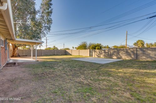 8217 Beverly St, Tucson AZ 85710-5931 exterior