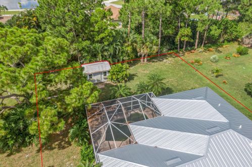 356 Ferris Dr, Fort Pierce FL 34983-8626 exterior