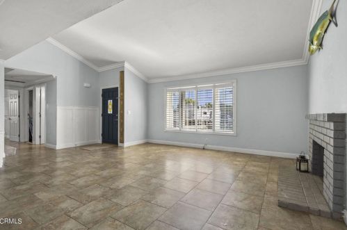 1950 Sutter Pl, Oxnard CA  93033-5633 exterior