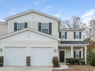 6413 Prosperity Commons Dr, Charlotte NC  28269-2327 exterior