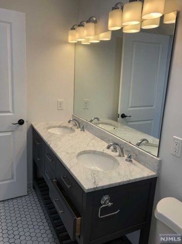 68 9th Ave, Paterson NJ 07506-1645 exterior