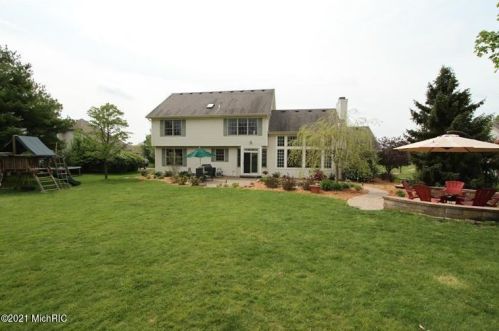 7408 Dunross Dr, Kalamazoo MI 49024-7412 exterior