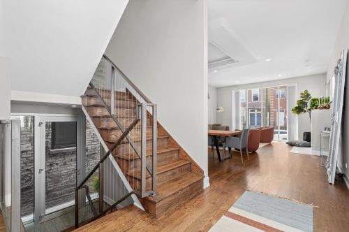 2026 Superior St, Chicago IL 60612-1313 exterior