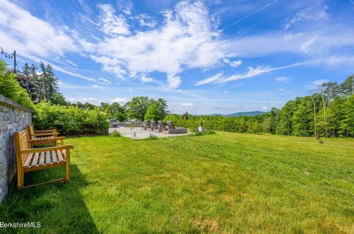 2 Kemble St, Lenox MA 01240-2816 exterior