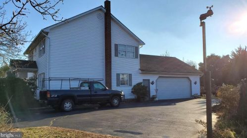 13 Atlantic Dr, Lewes DE 19958-1765 exterior