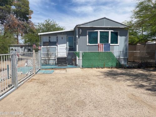 5242 Myakka Ave, Tucson, AZ 85705-1136