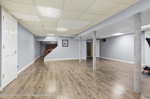 14 Burdge Dr, Middletown NJ 07748-1860 exterior