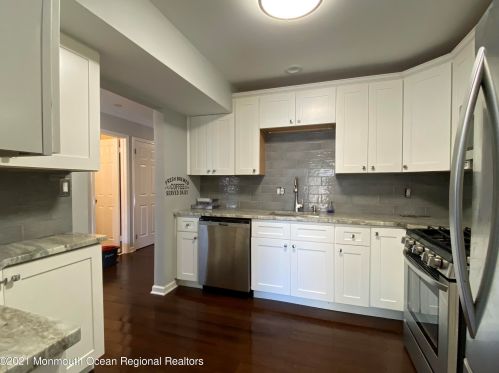 6 Bradford Dr, Old Bridge NJ  08857-3103 exterior