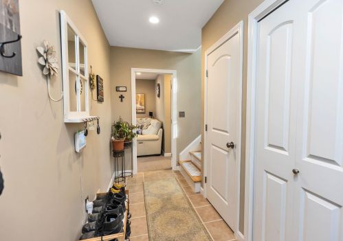 102 Bog Rd, Concord NH 03303-1008 exterior