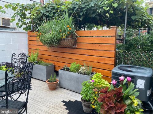 1212 Mckean St, Philadelphia PA 19145-3006 exterior