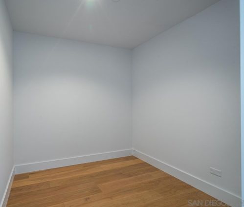 2750 4th Ave, San Diego CA  92103-6206 exterior