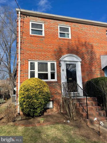 8 Myrtle St, Alexandria VA  22301-2423 exterior