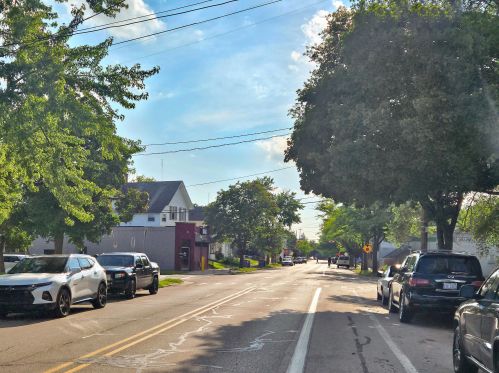 715 Butterworth St, Grand Rapids MI 49504-6127 exterior