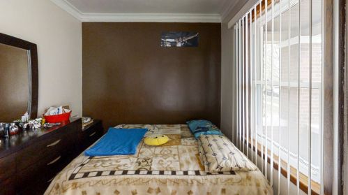 4617 Wrightwood Ave, Chicago IL 60639-1844 exterior