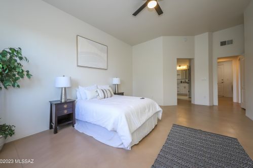 6561 Shadow Bluff Dr, Tucson AZ  85704-6950 exterior