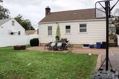 30 Leyden St, Huntington Station NY 11746-1824 exterior