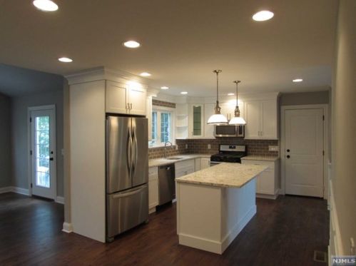 97 Roxbury Rd, Dumont NJ  07628-1121 exterior