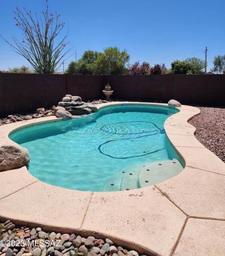 5653 Ballantry Dr, Tucson AZ  85746-1397 exterior