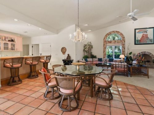 4724 Oak Leaf Dr, Naples FL 34119-8575 exterior