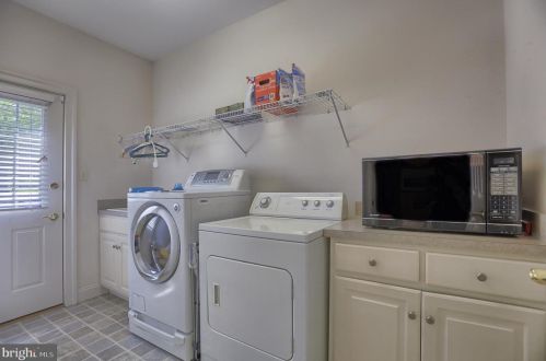 1014 Peggy Dr, Hummelstown PA 17036-9025 exterior