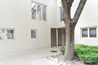 866 Park Ter, Chicago IL  60605-2019 exterior