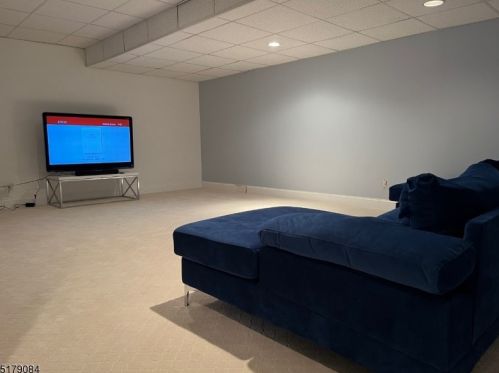 11 Beacon Hl Dr, Chester NJ exterior