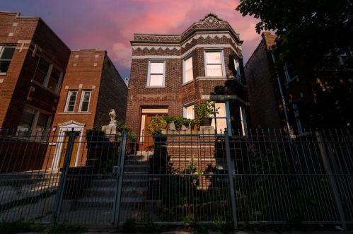 6219 Albany Ave, Chicago, IL 60629-2615