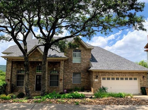 8910 Bluegrass Dr, Austin TX  78759-7168 exterior