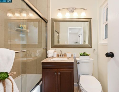 933 Santa Lucia Dr, Concord CA 94523-2366 exterior