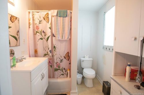 1347 Palolo Ave, Honolulu HI 96816-2528 exterior