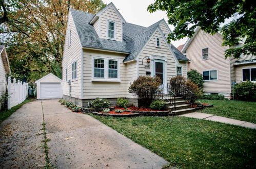 305 8th St, Nicolville, MN 55912-2368